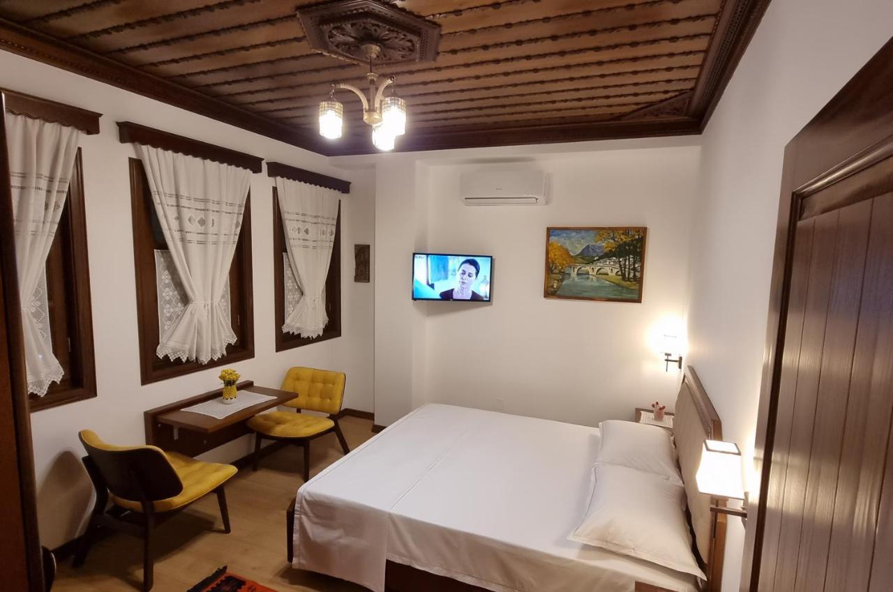Master Hotel Berat Exterior foto